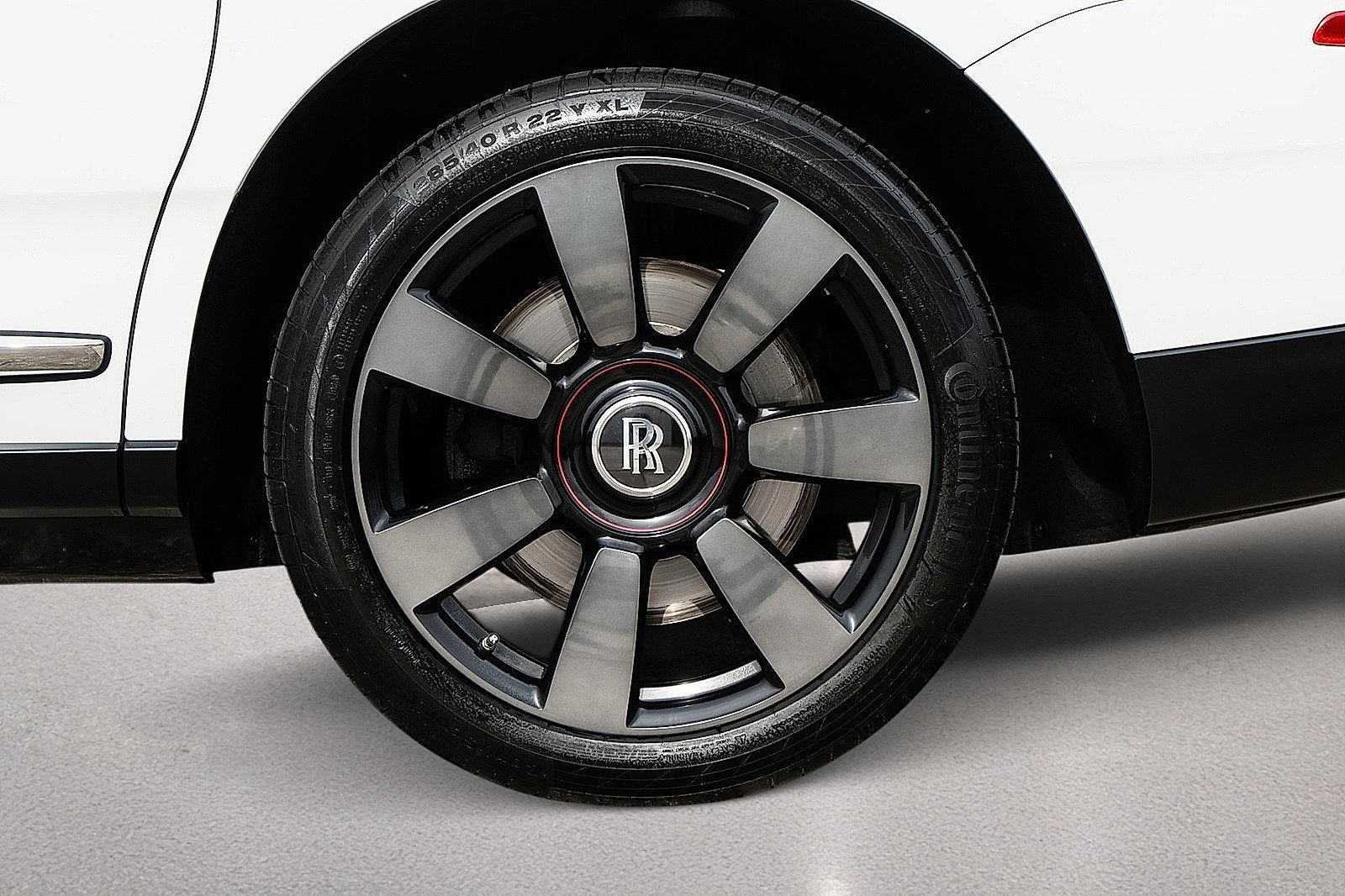 Used 2022 Rolls-Royce Cullinan AWD/4WD image 9