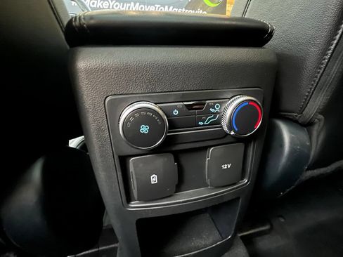 Used 2021 Ford Explorer XLT w/ Equipment Group 202A AWD/4WD image 45
