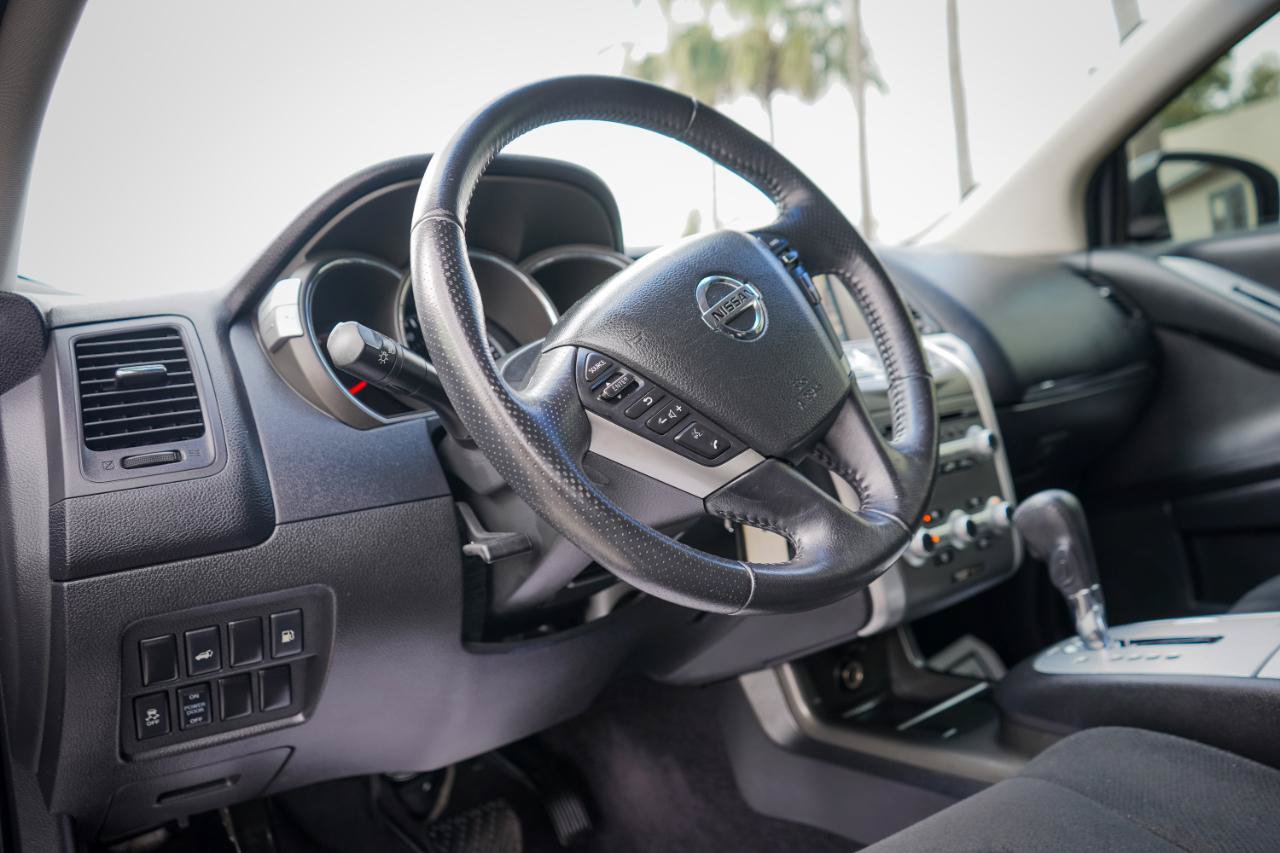 Used 2014 Nissan Murano SV w/ Value Package FWD image 9