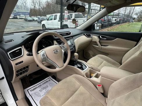 Used 2015 Nissan Rogue SV w/ SV Moonroof Package image 20