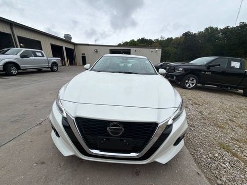 Used 2019 Nissan Altima 2.5 Platinum FWD image 8