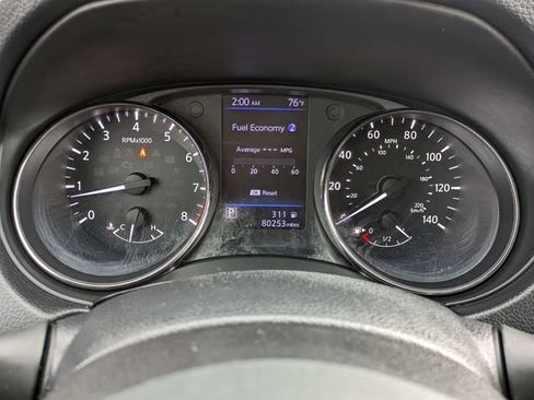 Used 2018 Nissan Rogue SV AWD/4WD image 25
