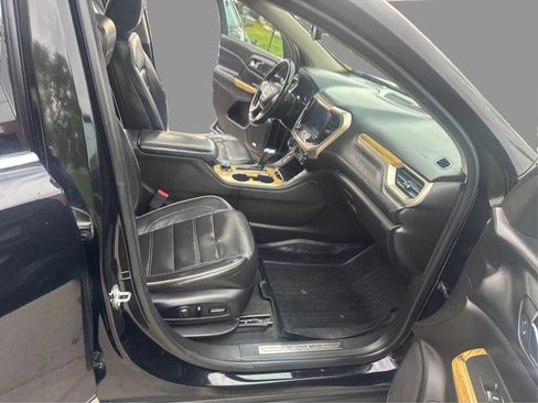 Used 2018 GMC Acadia Denali w/ Technology Package AWD/4WD image 26