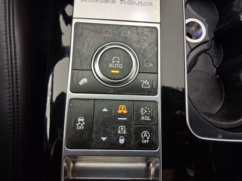 Used 2015 Land Rover Range Rover Supercharged image 31