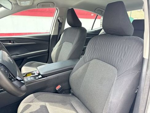 Used 2025 Toyota Camry LE FWD image 11