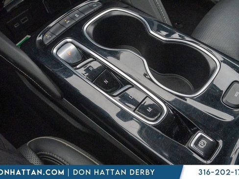 Used 2023 Buick Envision Essence image 10