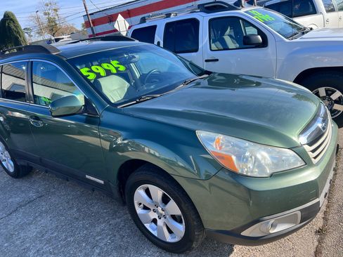 Used 2011 Subaru Outback 2.5i Premium image 3