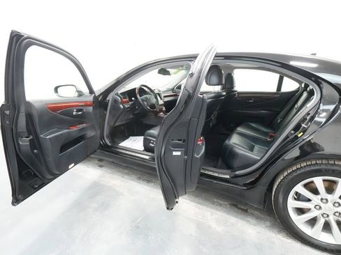 Used 2011 Lexus LS 460 AWD w/ Luxury Value Edition image 25