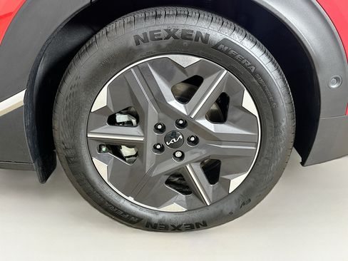 Used 2025 Kia EV6 Light w/ Light LR Technology Package RWD image 11