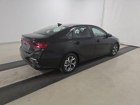 Used 2020 Kia Forte LXS FWD image 2