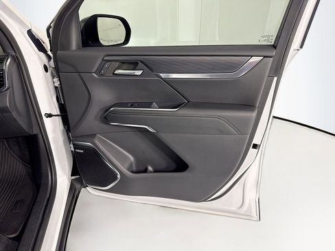 Used 2024 GMC Acadia Elevation w/ Luxury Package image 25