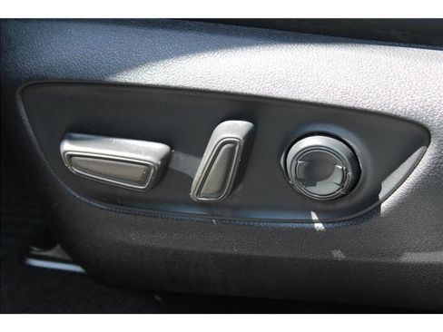 Used 2021 Toyota RAV4 XLE Premium AWD/4WD image 15