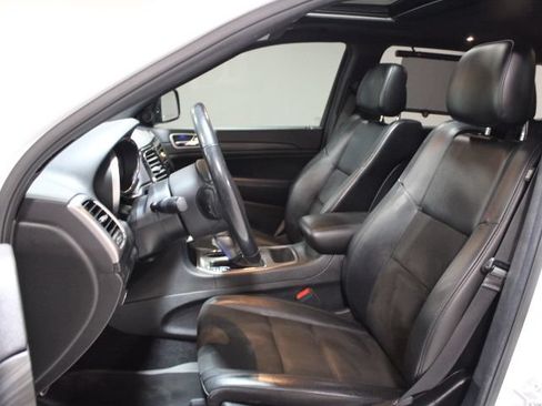 Used 2019 Jeep Grand Cherokee Altitude AWD/4WD image 19