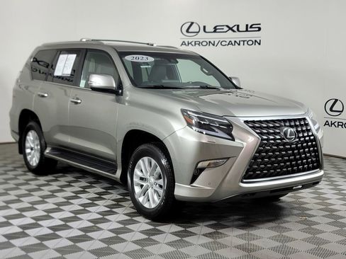 Used 2023 Lexus GX 460 Premium w/ Premium Package image 3