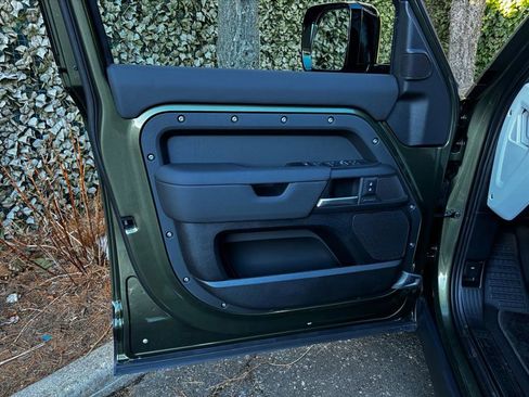 Used 2026 Land Rover Defender 110 S image 8