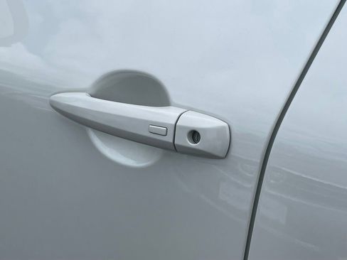 Used 2023 Nissan Rogue SL image 23