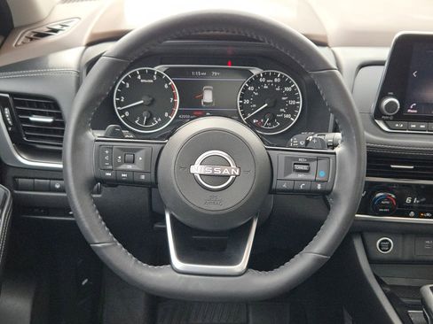 Used 2022 Nissan Rogue SV w/ SV Premium Package FWD image 20