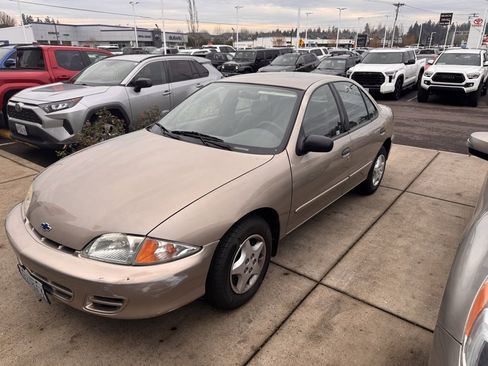 Used 2001 Chevrolet Cavalier Sedan w/ Preferred Equipment Group 1 image 2