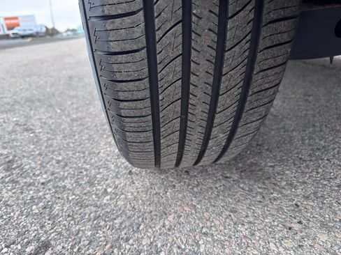 Used 2024 Nissan Rogue SV image 44