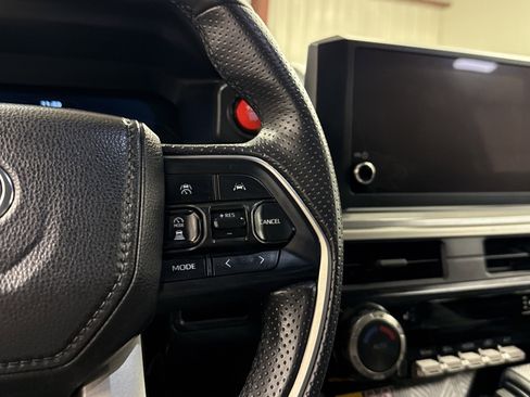 Used 2025 Toyota 4Runner TRD Off-Road image 10