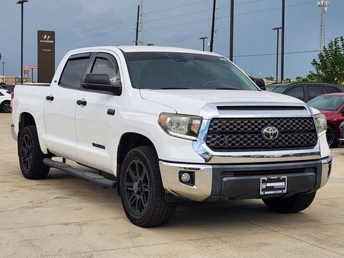 Used 2020 Toyota Tundra SR5 w/ SR5 Leather Package RWD image 3
