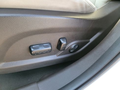 Used 2017 Hyundai Santa Fe Sport image 16