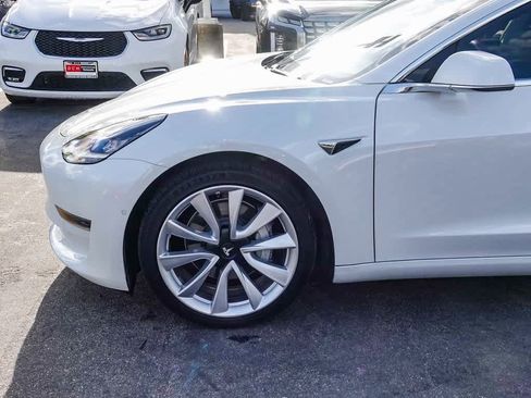 Used 2018 Tesla Model 3 Long Range image 9