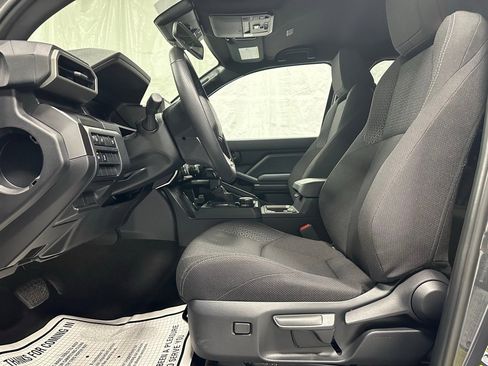 Used 2025 Toyota 4Runner SR5 image 15