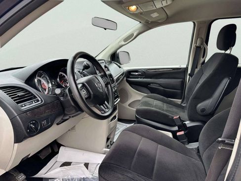 Used 2014 Dodge Grand Caravan SE w/ Quick Order Package 29E SE FWD image 9