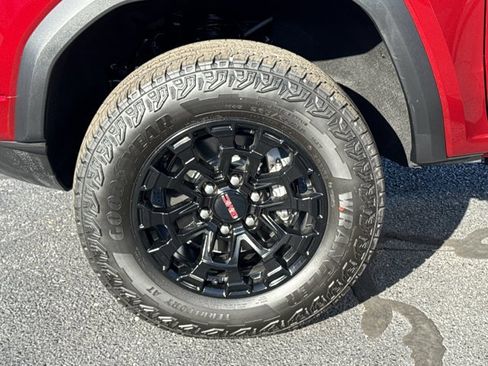 New 2026 GMC Canyon Elevation w/ Convenience Package image 16