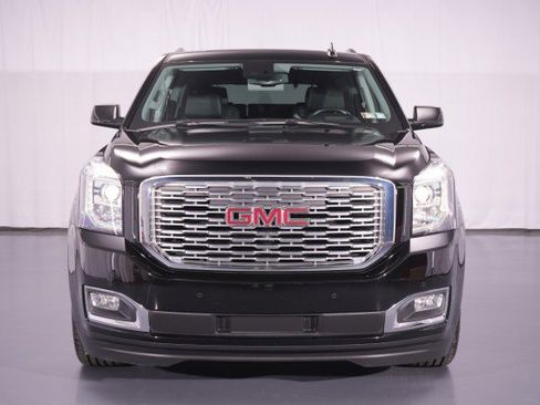 Used 2020 GMC Yukon Denali w/ Denali Premium Package image 9