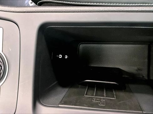 Used 2025 Volkswagen Tiguan SE w/ Panoramic Sunroof Package image 37