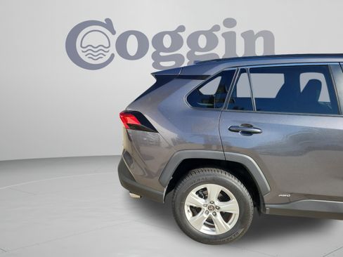 Used 2021 Toyota RAV4 XLE AWD/4WD image 31