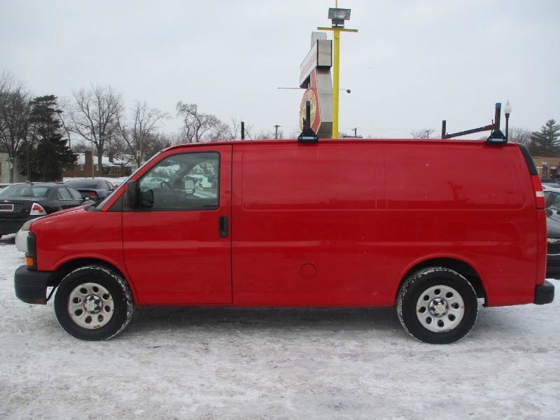 Used 2011 Chevrolet Express 1500 RWD image 4