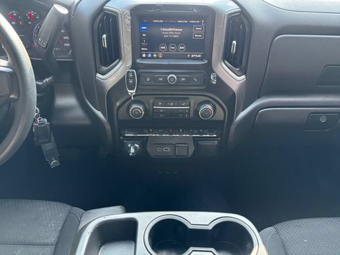 Used 2020 Chevrolet Silverado 1500 Custom w/ Custom Value Package RWD image 3
