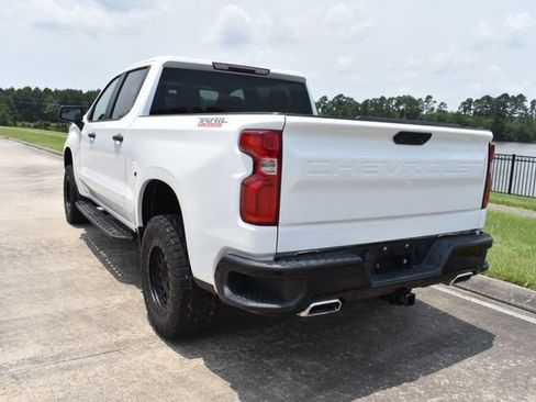 Used 2019 Chevrolet Silverado 1500 Custom Trail Boss w/ Custom Convenience Package AWD/4WD image 4