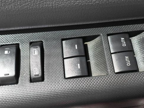 Used 2013 Ford F550 2WD Crew Cab Super Duty w/ Payload Upgrade Pkg image 12