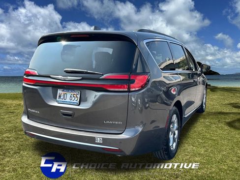 Used 2022 Chrysler Pacifica Limited image 8