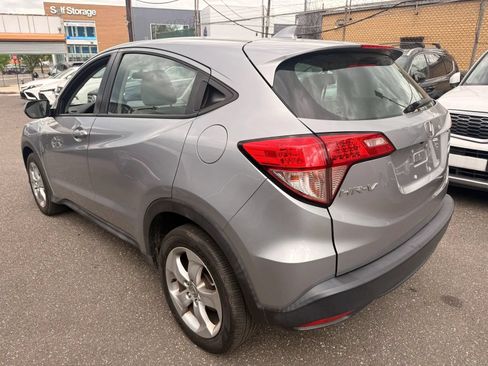 Used 2018 Honda HR-V LX image 7