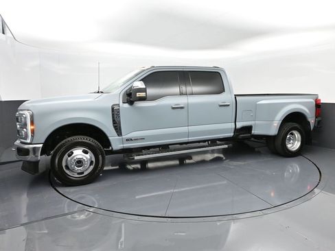 Used 2024 Ford F350 Lariat w/ Chrome Package image 30