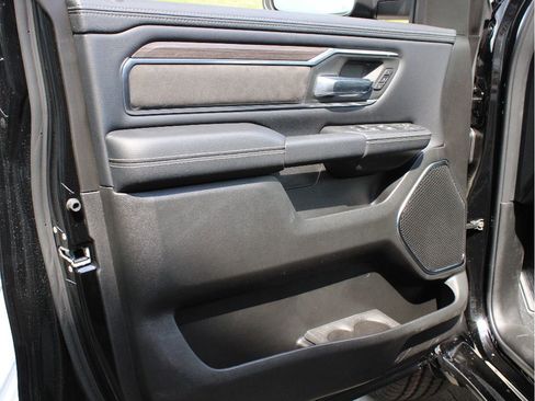 New 2026 RAM 1500 Laramie AWD/4WD image 9