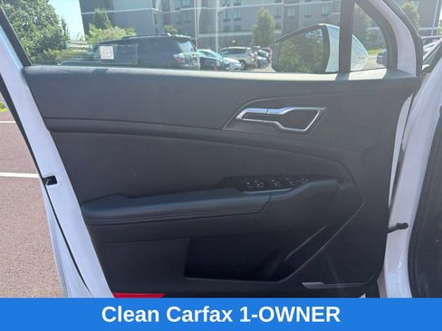 Used 2025 Kia Sportage EX FWD image 13