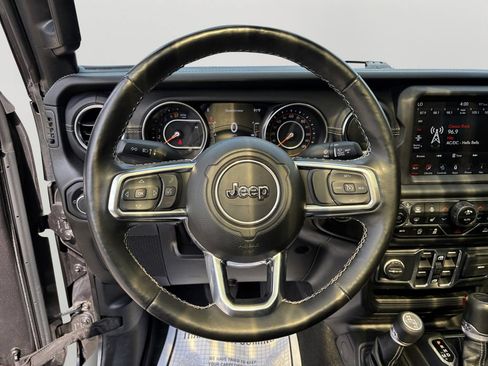 Used 2022 Jeep Gladiator Overland w/ Popular Equipment Package AWD/4WD image 19