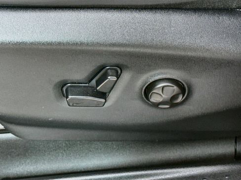 Used 2025 Chrysler Pacifica Select FWD image 20
