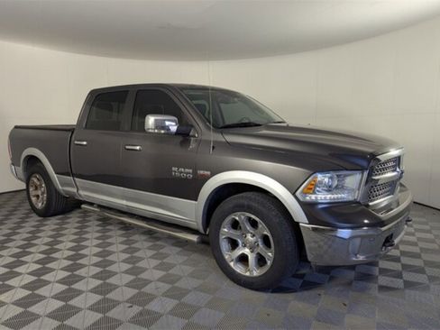 Certified 2016 RAM 1500 Laramie w/ Convenience Group image 31