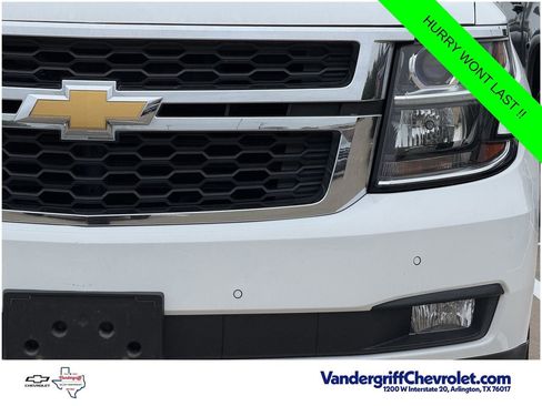 Used 2017 Chevrolet Suburban LT RWD image 4