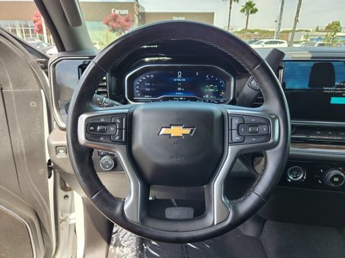 Used 2023 Chevrolet Silverado 1500 LT AWD/4WD image 14
