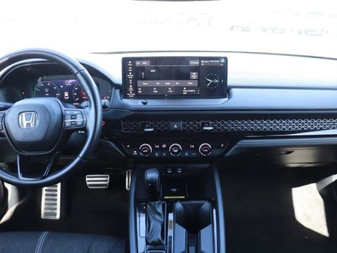 Used 2025 Honda Accord Sport image 15