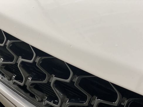 Used 2024 Chrysler Pacifica Select image 35