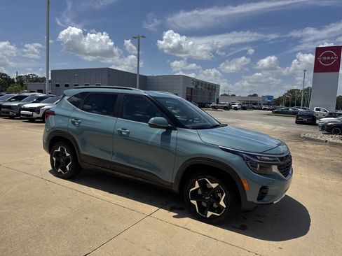 Certified 2024 Kia Seltos EX AWD/4WD image 7